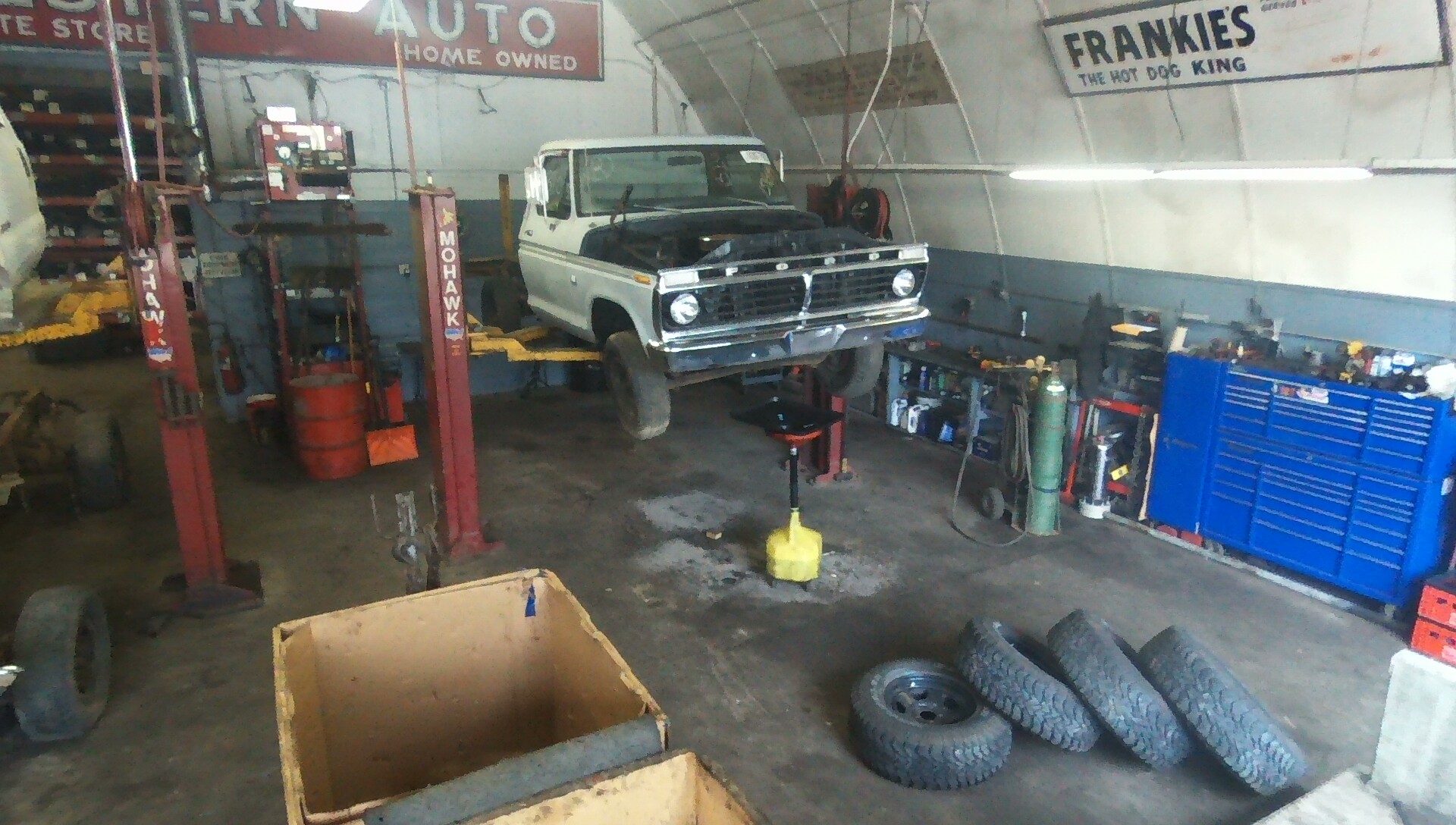 { "product_id": "090C", "uuid": "23E2A03BBB6D9F38E60B25943009F40D", "run_date": "2016-05-27T131545+0000", "filename": "Bebop_2_2016-05-27T131656+0000_23E2A0.jpg", "media_date": "2016-05-27T131656+0000" }